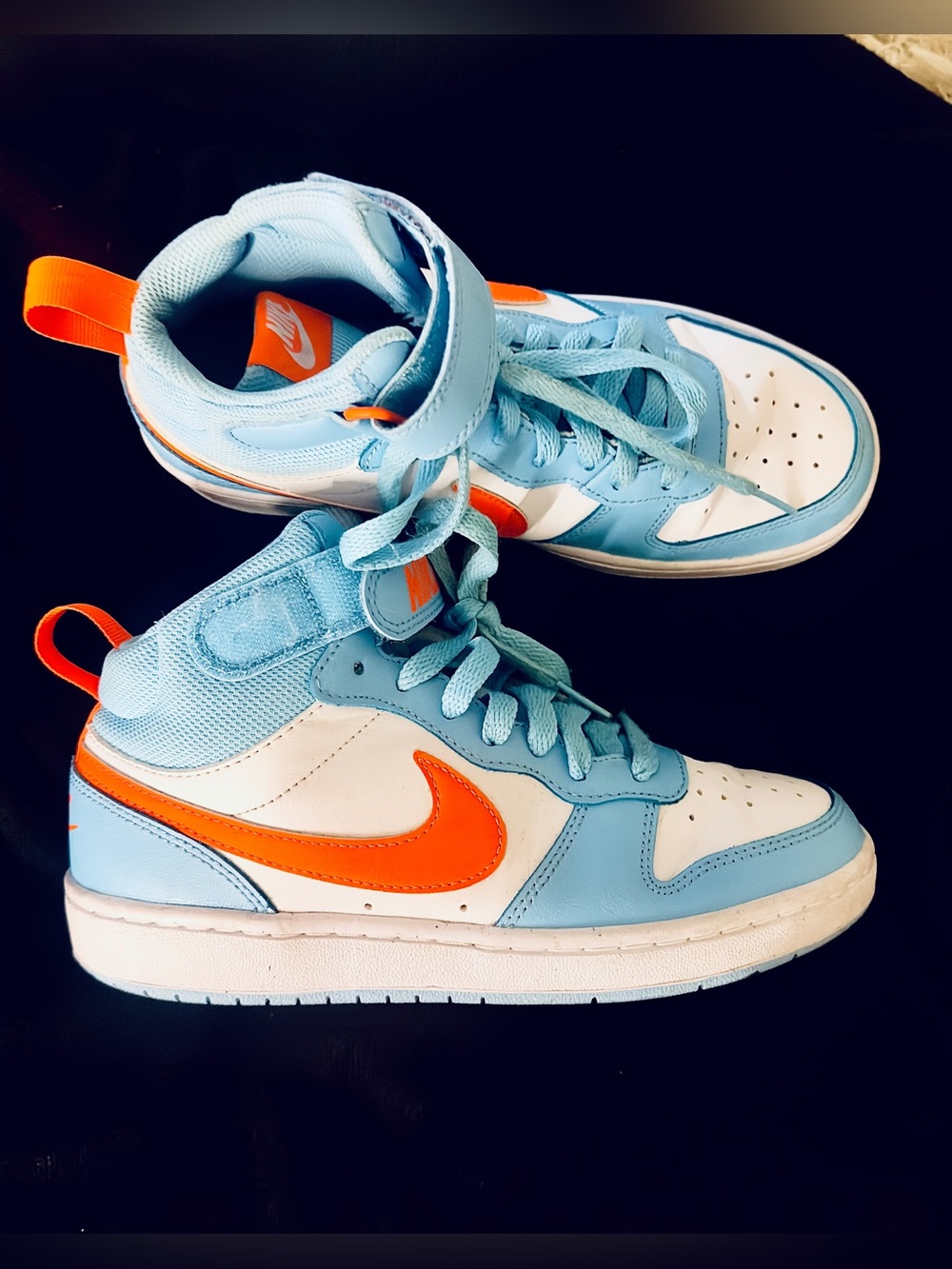 Nike Kids' Court Boroughs in Light Blue & Orange Size 4Y